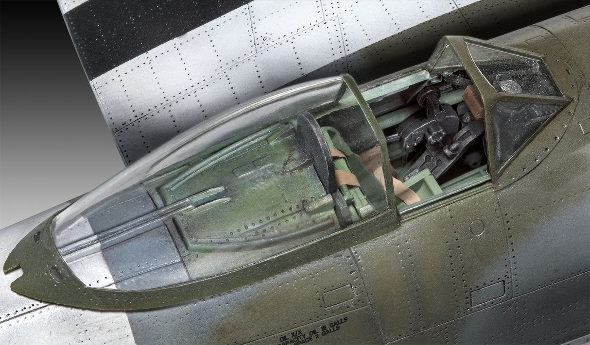 Revell liimitav mudel Hawker Tempest 1:32 03851R