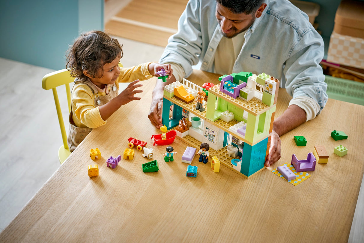LEGO DUPLO Kolm ühes moodne peremaja figuuridega 10470L