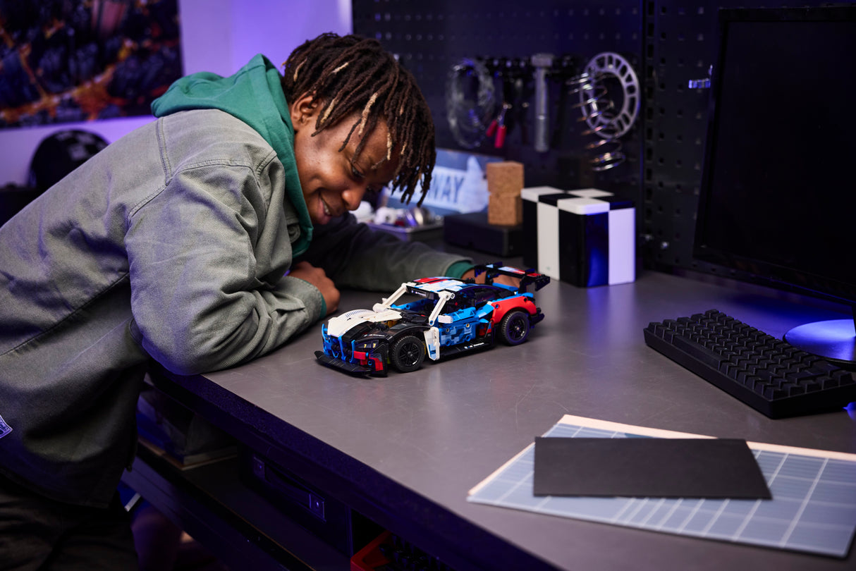 LEGO Technic BMW M4 GT3 EVO võidusõiduauto 42226L