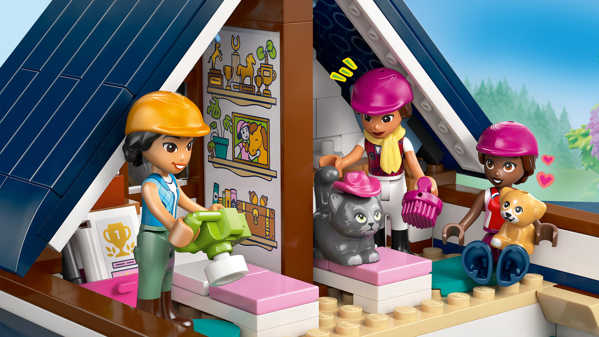 LEGO Friends Hobusetall ja ratsakool 42688L