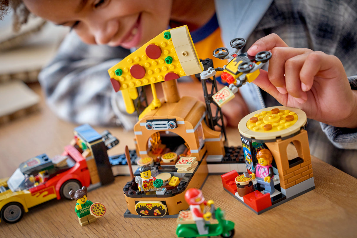 LEGO City Pitsakulleri kogemus sõidukitega 60496L