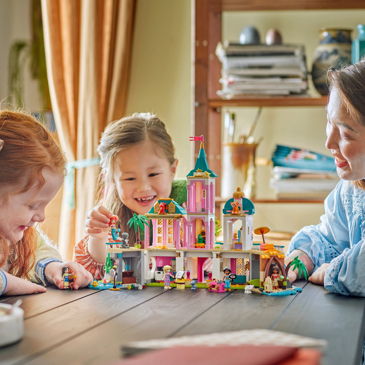 LEGO Disney Printsessi loss ja kuninglikud lemmikloomad
 43267L