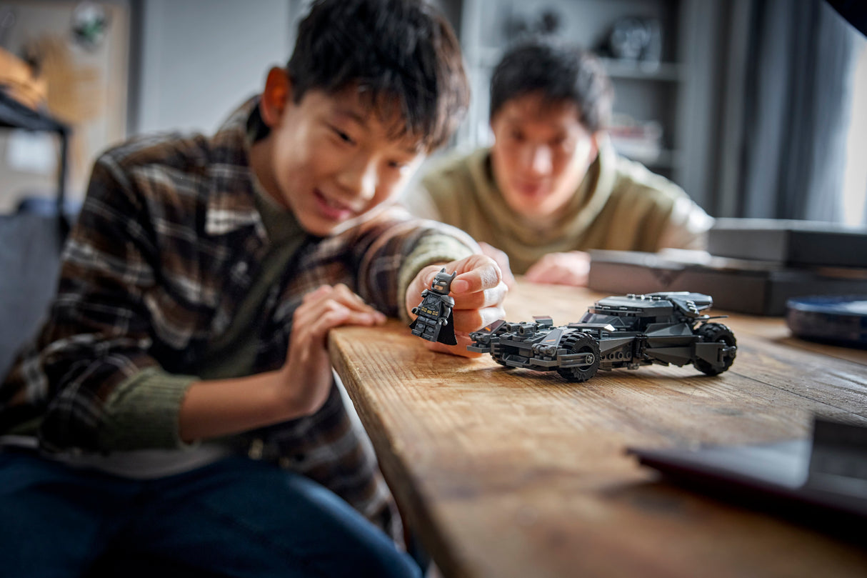 LEGO Super Heroes Batman vs. Superman Batmobiil 76331L