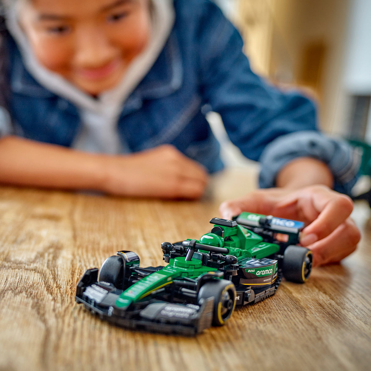 LEGO Speed Champions Aston Martin Aramco F1 AMR24 võidusõiduauto 77245L